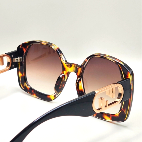 Mireille (Tortoise Shell) Sunglasses - Picture 6 of 6